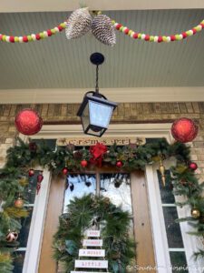 Christmas-Front-Porch-decor-3616.jpg