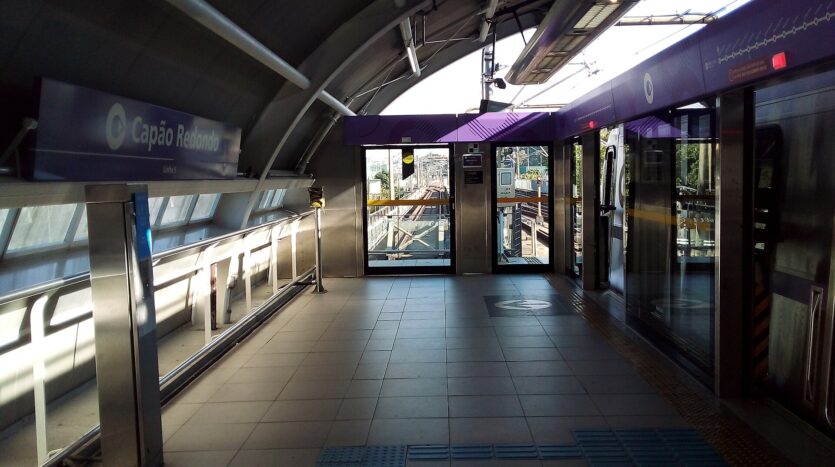 Estação de metrô Capão Redondo, na Zona Sul de São Paulo